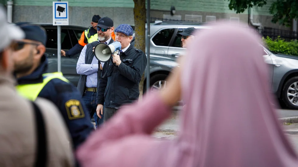 Rasmus Paludans sammankomst på Vaksala torg under lördagen gick lugnt till. Polisuppbådet var mycket stort.