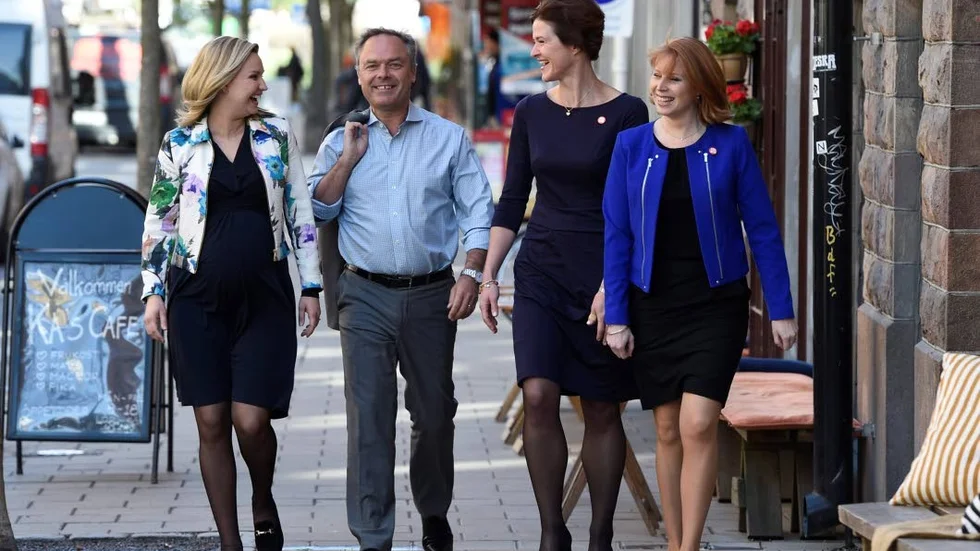 Borgligt kaos. Vad gör Ebba Busch Thor (KD), Jan Björklund (FP), Anna Kinberg Batra (M) och Annie Lööf (C).?Foto: ANDERS WIKLUND / TT