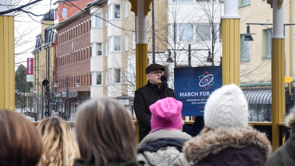 LULEÅ
Gula paviljonen, Storgatan, klockan 11 lördag 22 april.
Pär Weihed, professor i malmgeologi vid Luleå tekniska universitet, är en av talarna i den manifestation som forskare och allmänhet genomför på över 500 platser världen över. Manifestationen handlar om att stå upp för fakta och vetenskap och därigenom motverka "fake news", falska nyheter som sprid på olika sätt i samhället.