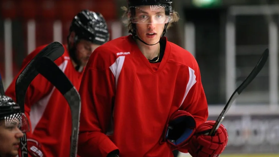 Simon Åkerström, back