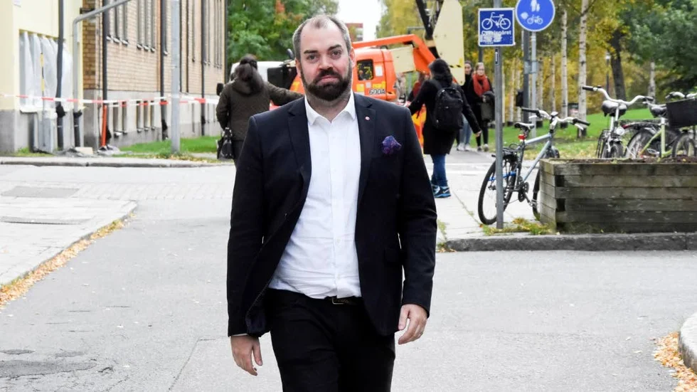 Tolkning. Enligt riksdagsledamoten Fredrik Lundh Sammeli (S) har Migrationsverket nog hanterat frågan efter bästa förmåga. Efter 2015 bedömer han att det blivit tydligare att man måste gå in och titta på regelverket och hur man ska tolka gränsdragningarna.