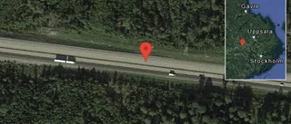 Lastbil har krockat på E18