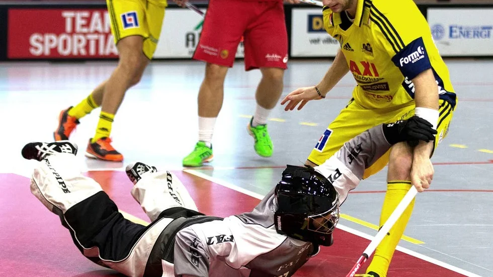 BORTA. Bobby Edberg mot Lerum för en månad sedan. Utan honom och med nya spelare på skadelistan så kan IBK inte mönstra fullt lag mot Göteborg på söndag.