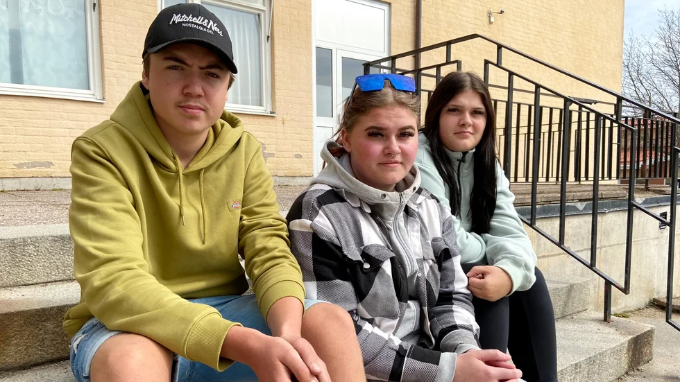 Filip Larsson, Liv Johansson och Moalie Waller går i nionde klass på Heby skola. De upplever att det generellt sett är fler och fler unga som tar droger, men att det inte är så i Heby. "Här är det ganska lugnt", säger de.