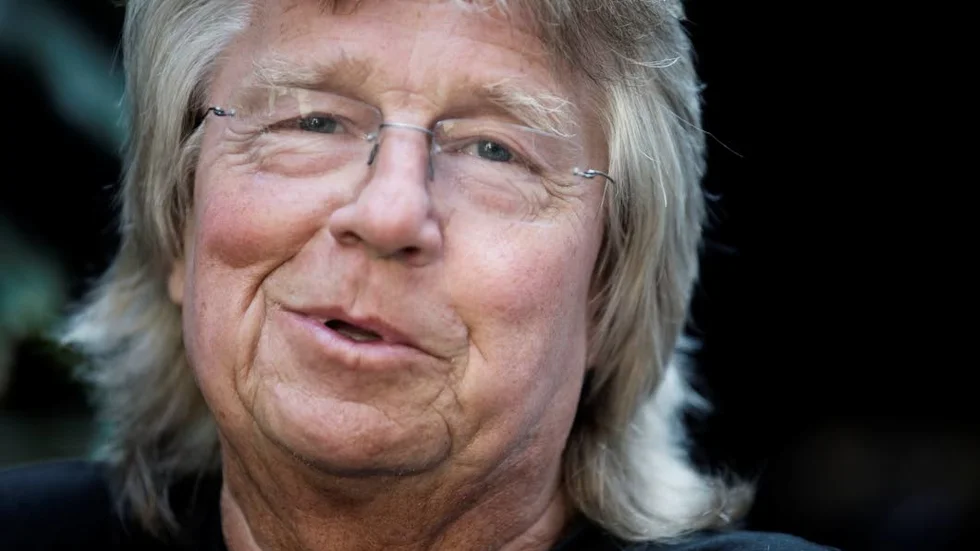 Janne Schaffer trappar inte ner på spelandet.