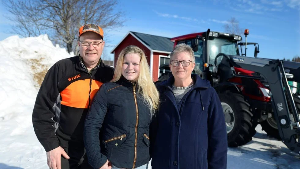 Kommunalrådet Sarah Karlsson (C) i mitten är beredd att fortsätta som Överkalix kommunalråd. På nya fullmäktigelistan finns även Per-Erik Olofsson och Christina Hjelm.