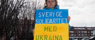 Smina Fredriksson demonstrerar mot kriget varje lördag