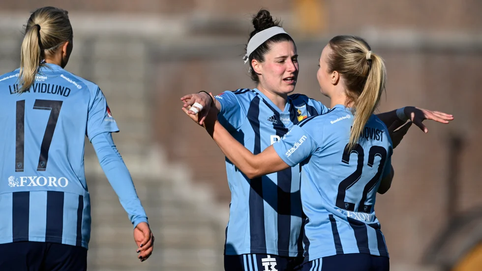 Hayley Dowd, i mitten, gjorde ett av Djurgårdens två mål i måndagens 2–0-seger hemma mot Eskilstuna. Arkivbild.