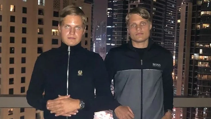 Bröderna Victor och Vincent Lassila har nyligen flyttat till Dubai för att fokusera på sin gemensamma musikkarriär.