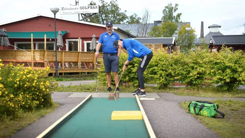 Daga BGK:s Andreas Tidblad, här till höger, blev tvåa i seniorklassen. Till vänster klubbens rdförande Mats Söderkvist.