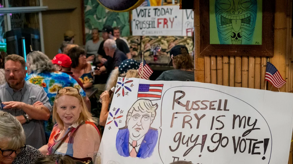 Trump-anhängare firar att republikanen Russel Fry i Sotuh Carolina vann nomineringen till representanthuset.