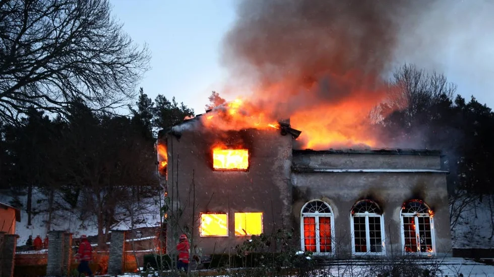 Brand. Den 18 januari 2013 eldhärjades konstnärshemmet villa Muramaris norr om Visby och oersättliga konstföremål gick upp i rök.