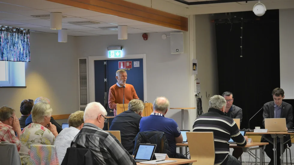 Anders Lind (V) opponerade sig mot förslaget om nya villatomter i Kisa.