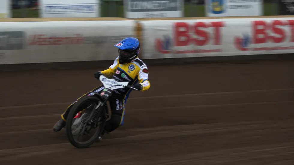Gleb Chugunov övertygade sin debutmatch med Västervik Speedway.