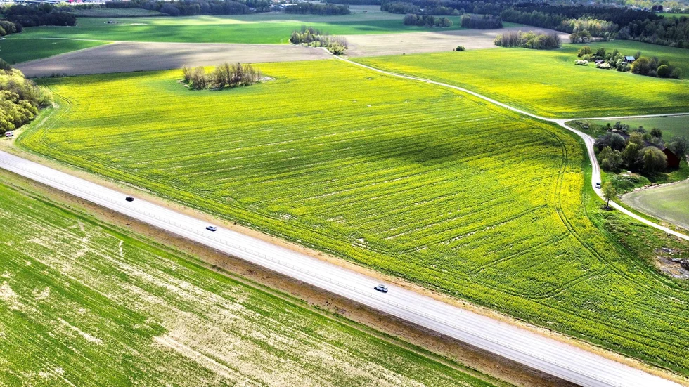 Söder om riksväg 51 och väster om E4 vill kommunen att Kriminalvården bygger den nya anstalten.