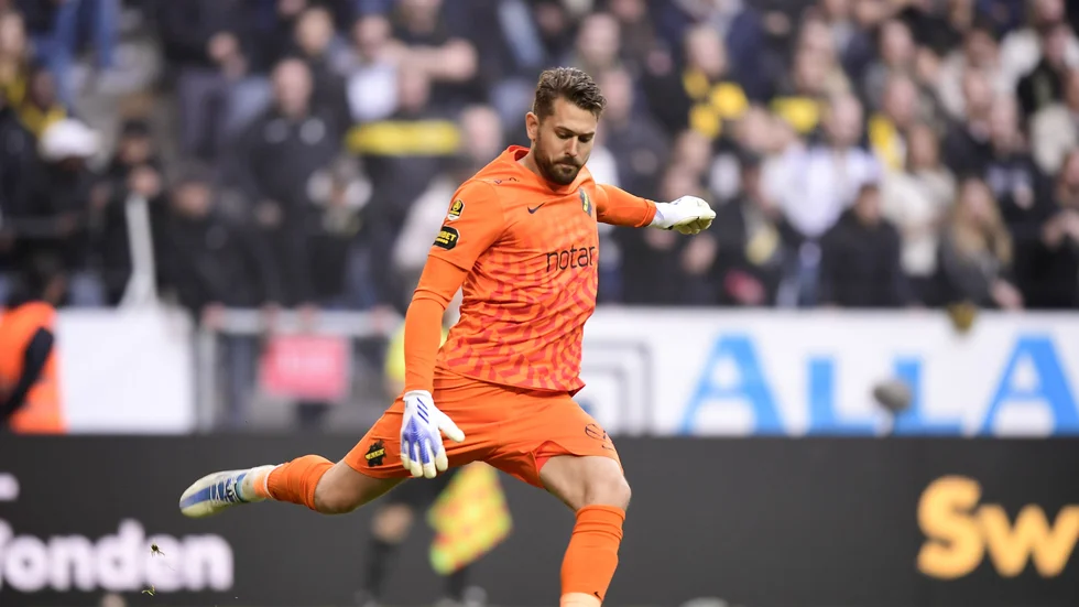 AIK:s Kristoffer Nordfeldt missar derbyt mot Hammarby på söndagen. Arkivbild.