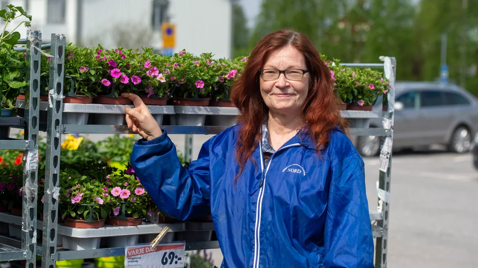 "Jag tycker att vård, skola och omsorg är viktigast att satsa på", säger Hjördis Nilsson.