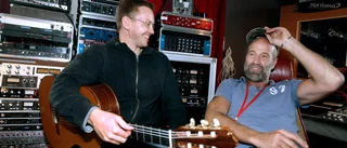 Två musikvärldar möts på klassisk gitarrplatta