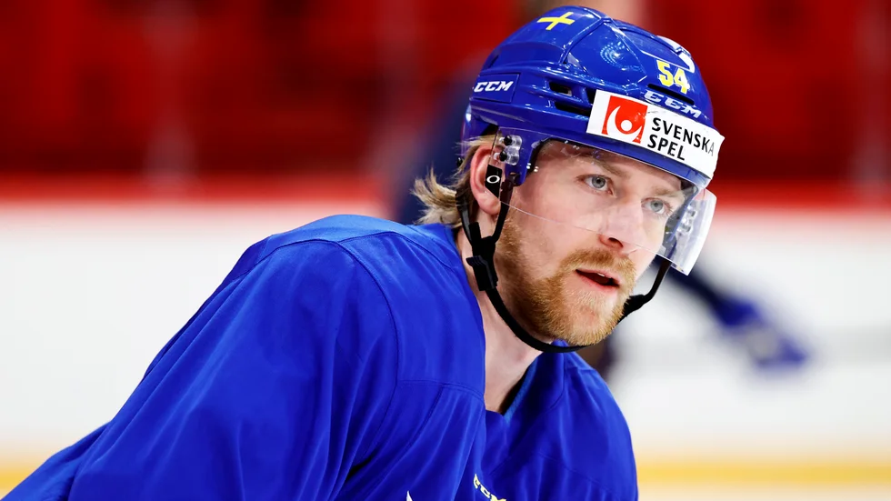 Anton Lindholm under träning med Tre Kronor.