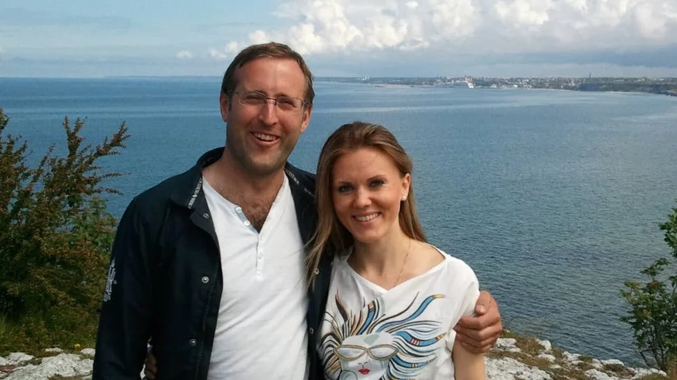 Första mötet. I juni träffades Svante och Elina för första gången, när hon kom till Gotland. "Så mycket ledig som jag har varit i år har jag aldrig varit", säger Svante, som bedriver smågrisproduktion och även arbetar med växtodling och skog.