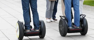 Stal segways från båt i hamnen
