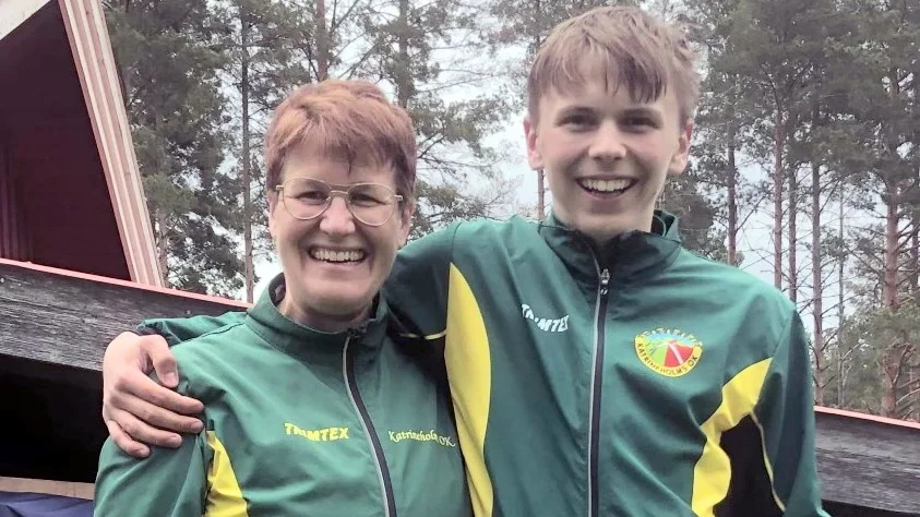 Anna Löwegren tog dubbla guld och Karl Sundkvist guld och brons när MTBO-SM inleddes i Dalarna.