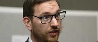 "Att ansluta till Nato medför att vi överlämnar en stor del av vår säkerhetspolitik till USA"