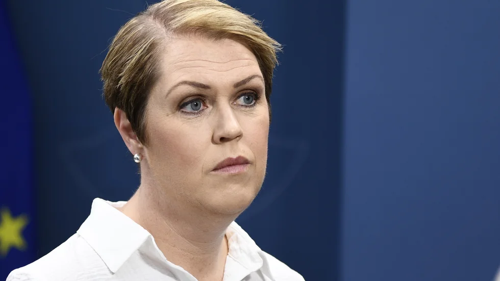 Socialminister Lena Hallengren (S) vill ha nya skarpare regler för vem som får äga och driva apotek. Arkivbild.
