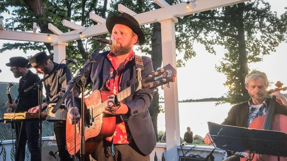 Eric Palmqwist spelade under lördagskvällen på Warfsholm.