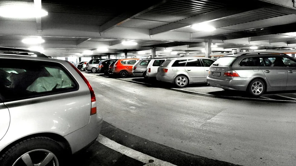 Fler rundor. Lulebo utökar bevakningen av sina parkeringshus på kvällar och nätter, för att minska risken för bilinbrott.