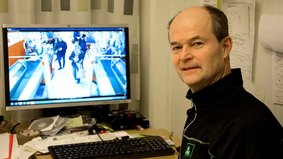Mikael Nilsson, polis i Luleå, vill ha allmänhetens hjälp att hitta den stulna bilen.