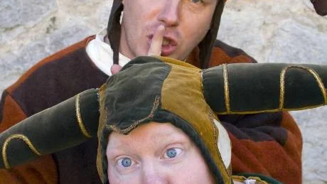Mystiskt. Patrik "Putte" Elgh och Poul "Palle" Poulsen är båda med i Secreta Mysteria. Under Medeltidsveckan kommer de att avslöja en och annan hemlighet om veckan, som endast några få vet om.