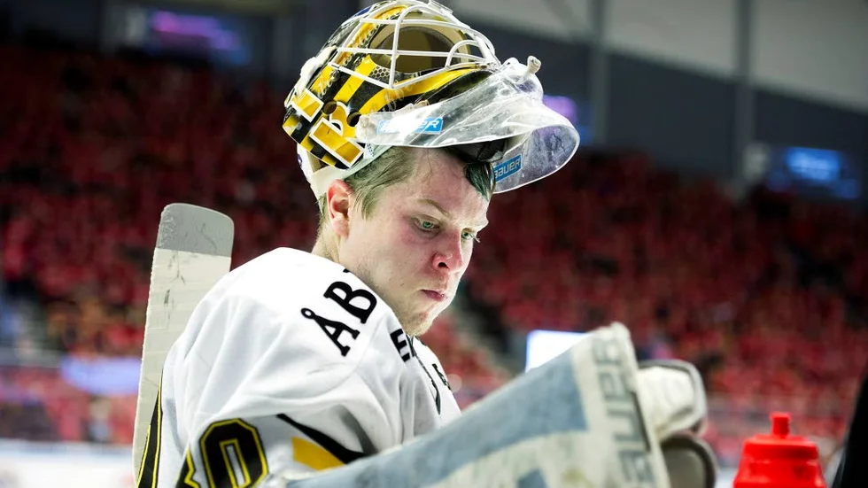 Sitter inte Fasth. Nej, den tidigare Brooklyn Tigers-målvakten rör på sig. Han byter nu NHL mot KHL.