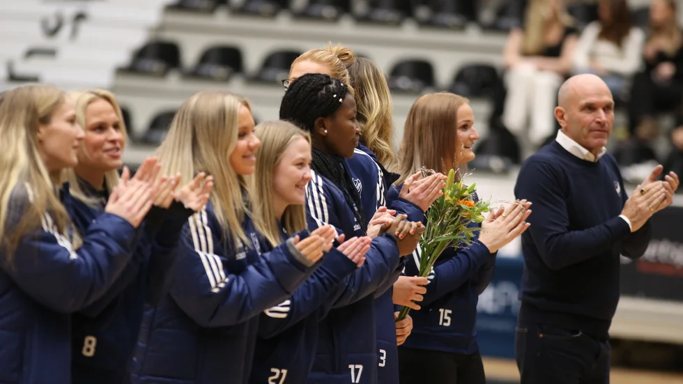 Sabina Ravnell, Molly Wiklander, Jenni Egeriis, Ebba Sjögren, Azumah Bugre, Lovisa Gustafsson och Tor-Arne Fredheim. 