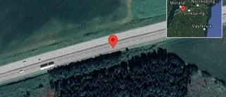 En personbil i trafikolycka