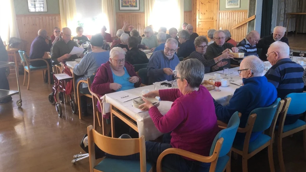 Mötet startade med god köttsoppelunch med klimp som matlaget hade fixat.