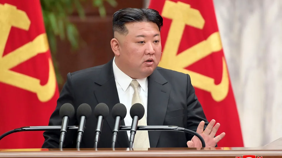 Nordkoreas militärkommission, som leds av landets diktator Kim Jong Un, har beslutat om att vidta krigsavskräckande åtgärder i samband med USA:s och Sydkoreas gemensamma militärövning. Arkivbild.