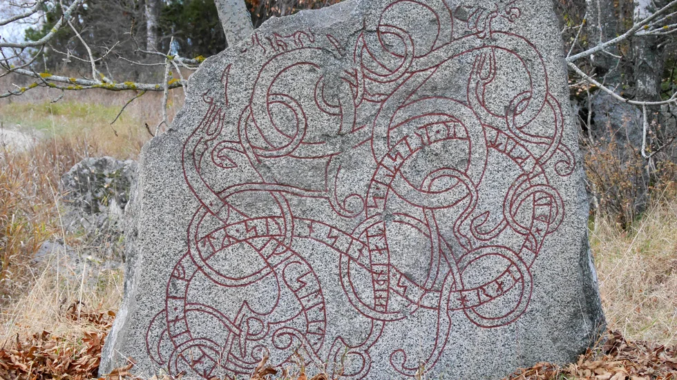 Ettorna och nollorna i vår digitala historieskrivning kanske blir lika svårtolkade som en gång hieroglyferna på Rosetta-stenen var?