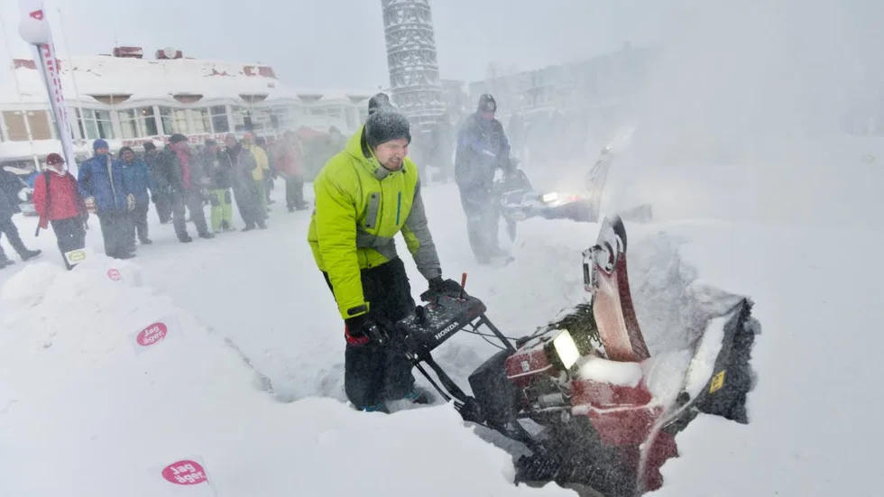 SNÖSLUNGERACE. En publikmagnet under snöfestivalen är snösslungeracet.