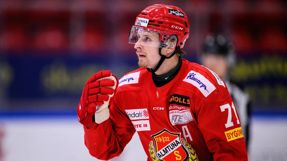 Jakob Ragnarsson och Almtuna tar emot Karlskoga.