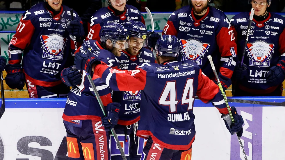 Craig Schira gjorde mål.