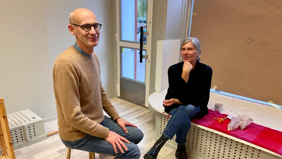 Det fanns de som skakade på huvudet när Kaj Backlund och Graziella Cao öppnade sin gårdsbutik på landet i Vrena, men det blev succé. Nu växlar de upp med en delikatessbutik vid Stortorget i Katrineholm.