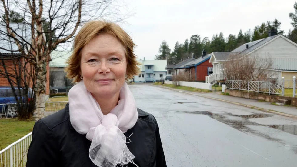 Kan sina vägar. Helena Werndin, koordinator för samhällsomvandlingen på Gällivare kommun, ansvarar för planeringen av östra Malmberget. Bilden är tagen på Tingvallsgatan.