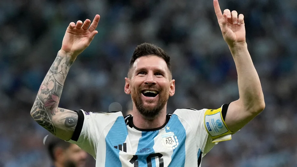 Lionel Messi och Argentina får spelade vidare i VM efter straffdrama.