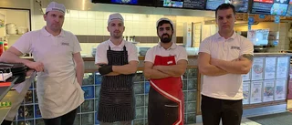 Lokal restaurang skänker vinst till jordbävningens offer