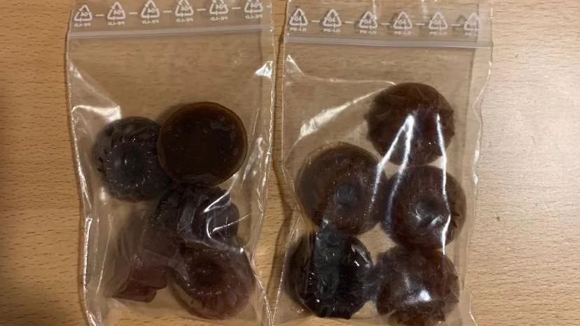 Drogen som dykt upp på skolor ska likna "godis eller kakor", uppger polisen. 