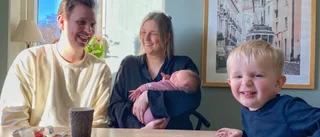 Raketbebisen Livia föddes i bilen – vid E20-avfarten i Kjula