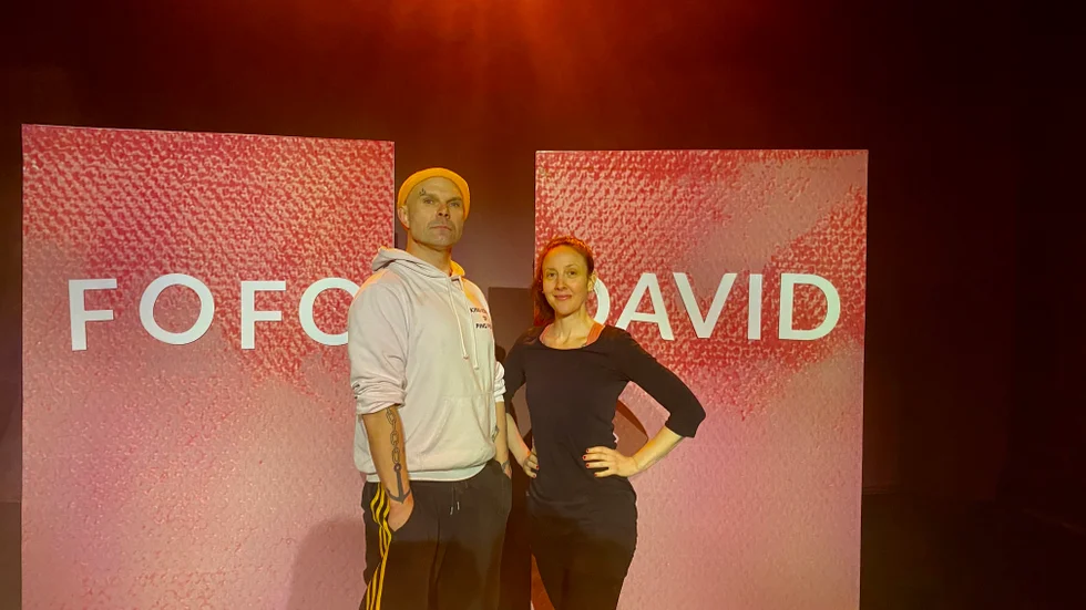"Vi berättar vår historia", säger den 20-årsjubilerande cirkusduon David Eriksson och Fouzia "Fofo" Rakez. Den 11 januari är det premiär på "Fofo & David" på Teater Bråddgatan 34 i Norrköping.