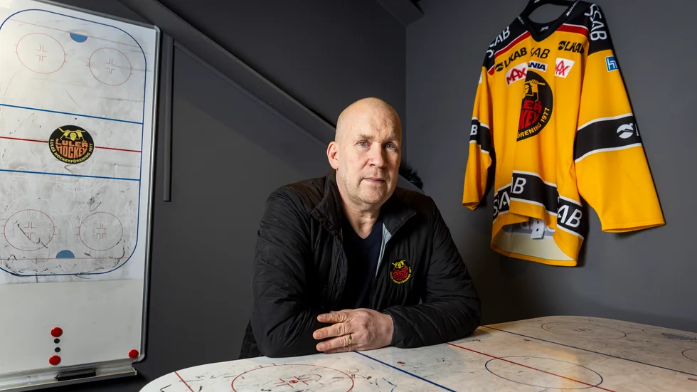Stefan "Skuggan" Nilsson, sportchef Luleå Hockey, säger att det är en ständig balans att vinna nu och att satsa på nästa säsongs trupp. 