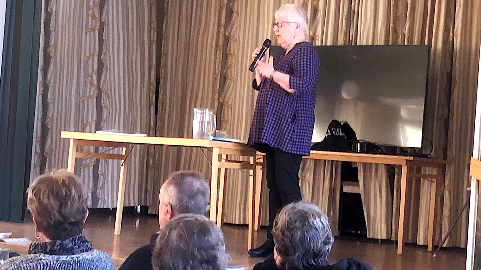 Författaren Berit Öhlund presenterade sin nya bok som handlar Berits uppväxt och händelser i livet.